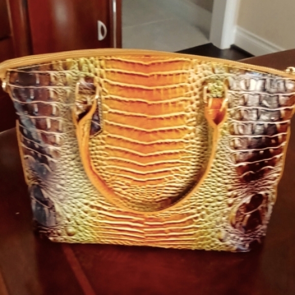 Women's handbags - Picture 3 of 8